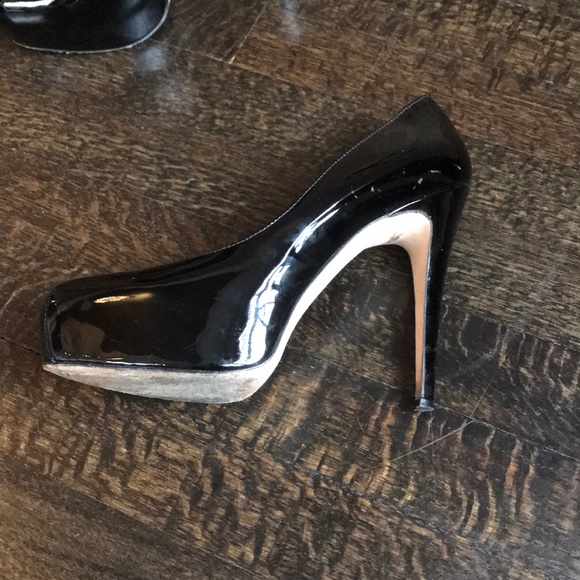 Shoes - Picture 2 of 8